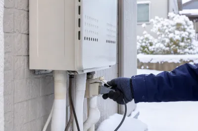 給湯器の凍結防止ヒーターは電源を抜いて大丈夫？